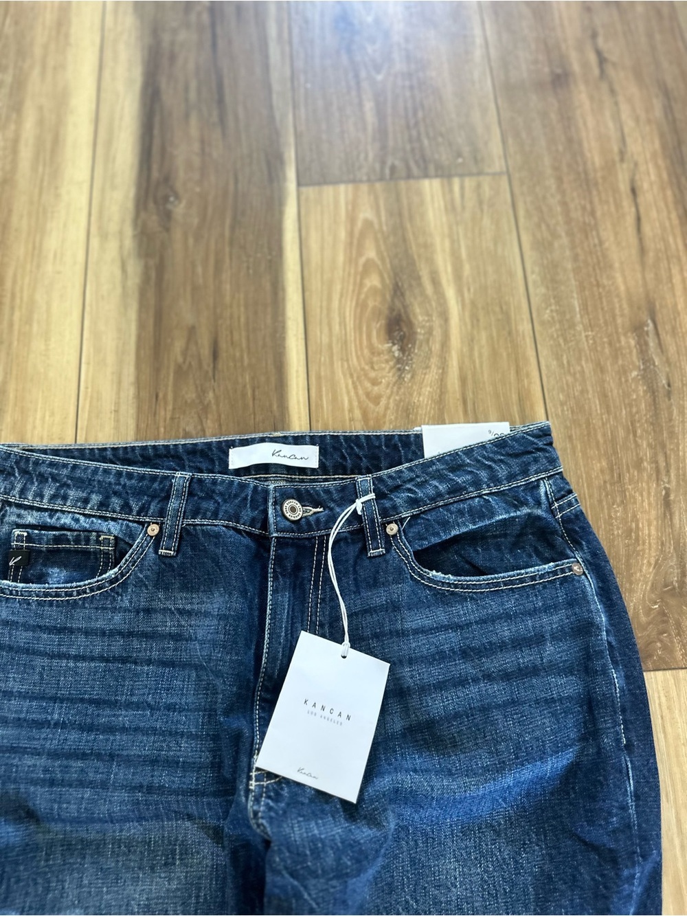 KanCan women’s Distressed boyfriend Jeans size 9/28 NWT - Picture 3 of 5